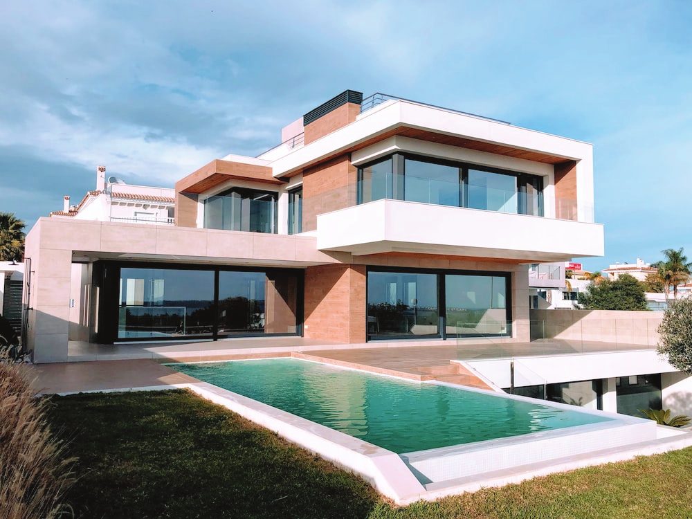 Contemporary residence with pool